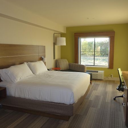 Holiday Inn Express & Suites Brentwood Esterno foto